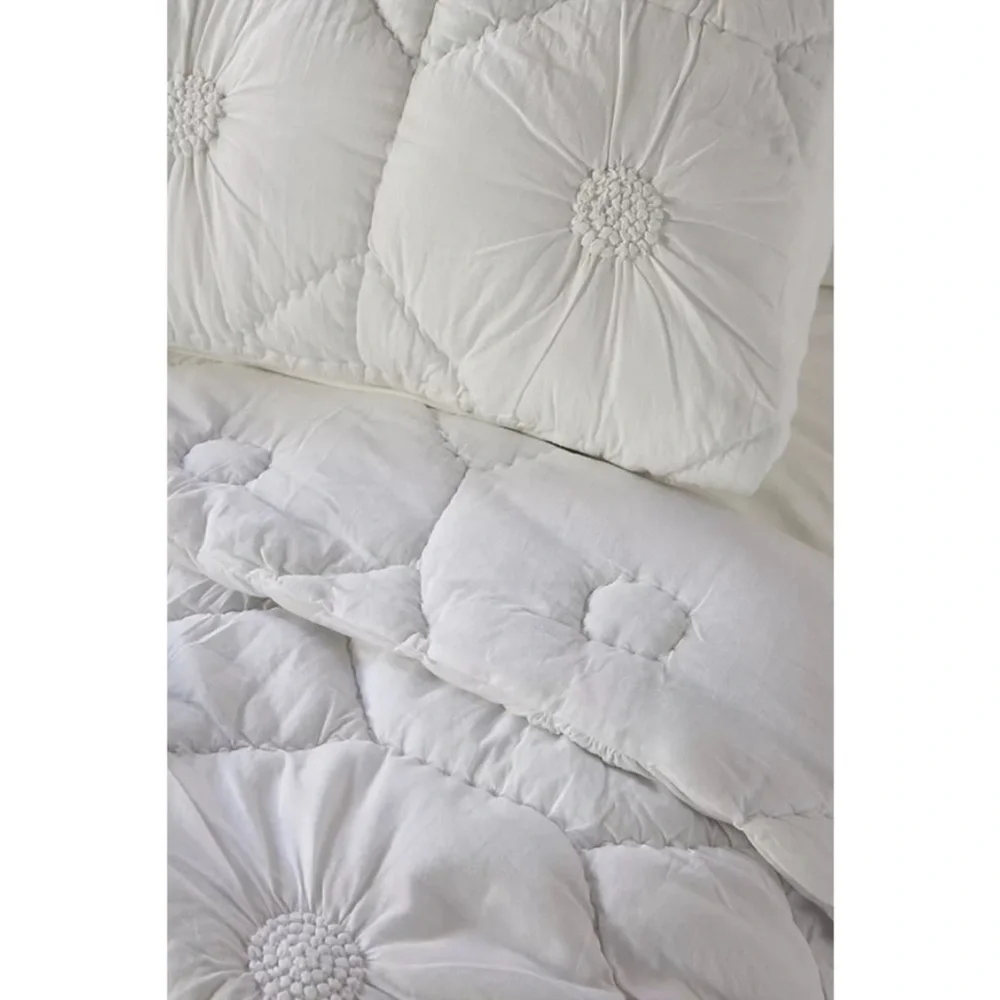 Anthropologie Estie Voile Quilt sz Queen NWT